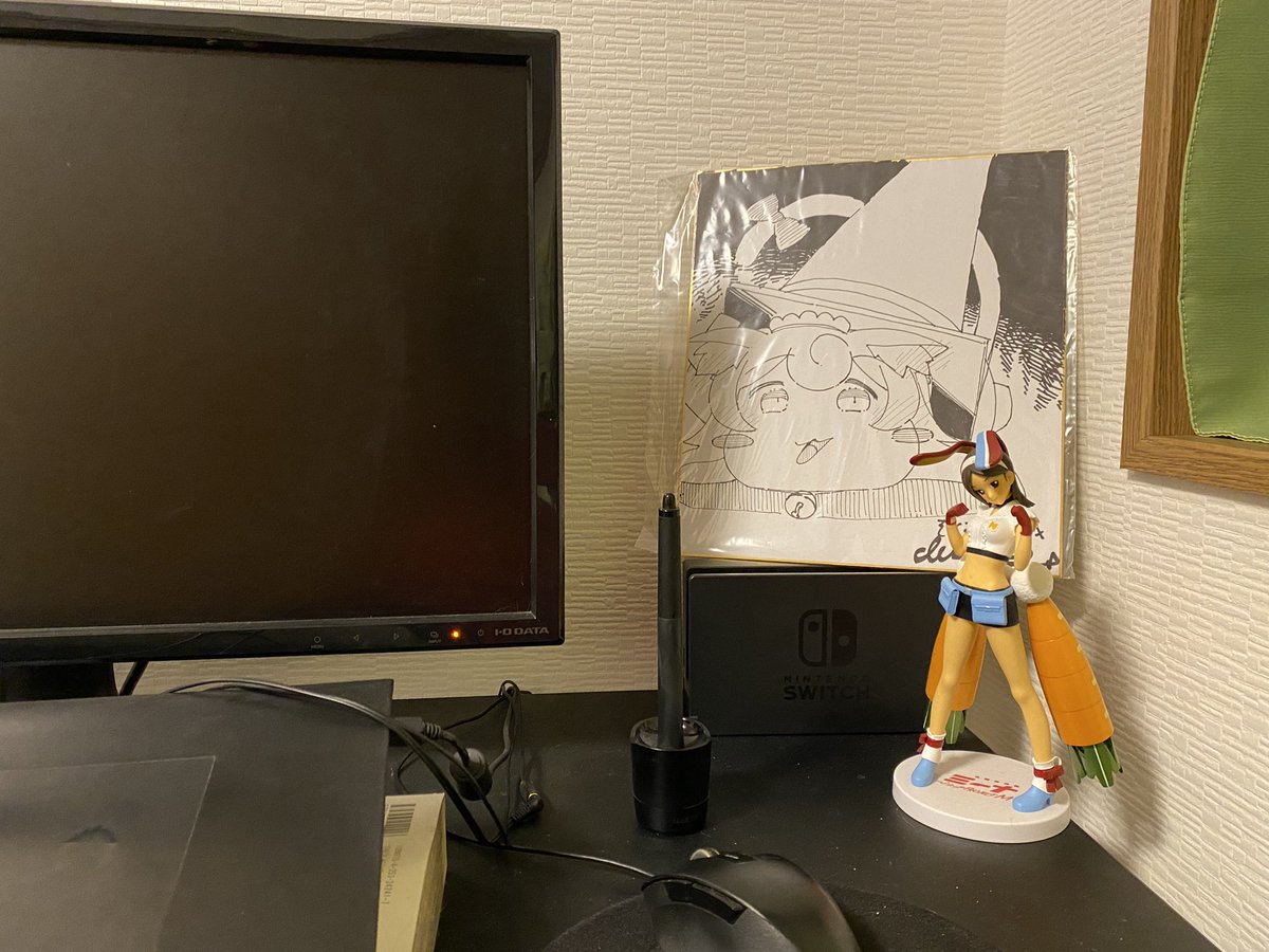 今日くるせらーさん(@cluseller )から郵便で色紙をいただきました!!ありがとうございます😭ねこちゃんかわいいよねこちゃん!!作業机の横に飾らせていただきます!🙏🙏🙏🙏🙏 