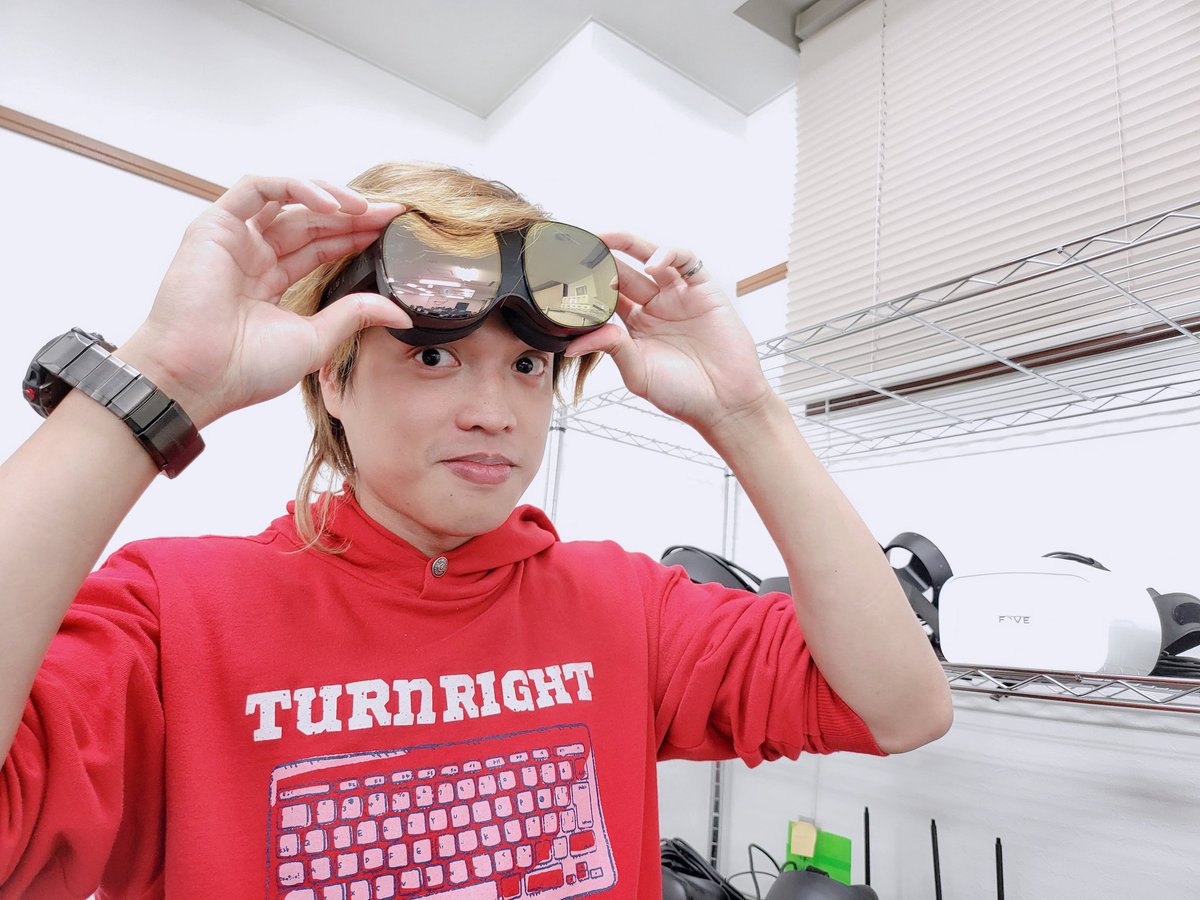 kiradragonp's tweet image. Vive Flow 来た！🎉眼鏡VR 時代行きますー！(☆▽☆)/
デジモン太一の気分w
予想より軽いですね、
#htcvive #vivejapan #viveflow