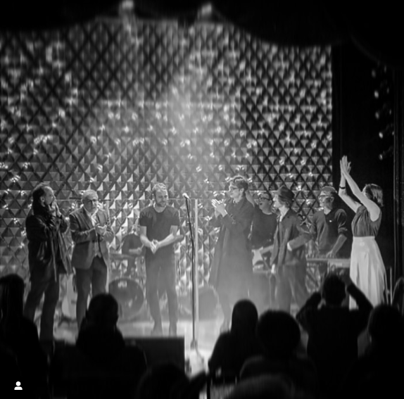 jf1945's tweet photo. pierre.guenard
La Nouvelle Eve
Quel bonheur de chanter en vrai hier soir !
Merci @mokaiesh pour cette soirée de rêve en une si belle compagnie ! ✨
.
#concert #dyade #live #chanson #duo #music https://t.co/BKEc8yUxg9