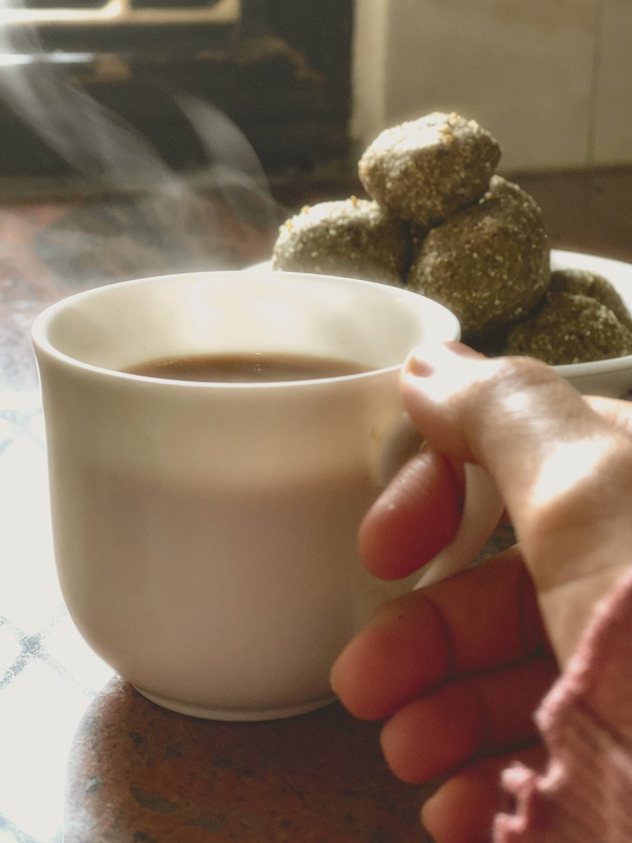 JoshiEchha's tweet photo. Some people are addicted to alcohol, some to tea &amp; one may seem more dangerous than d other but, it’s all the same. It starts out as a bad habit &amp; manifests in ways one can rarely fathom. That’s why it’s important to break out of habits that turn into weakness later in life. https://t.co/3sU5gcrwvU