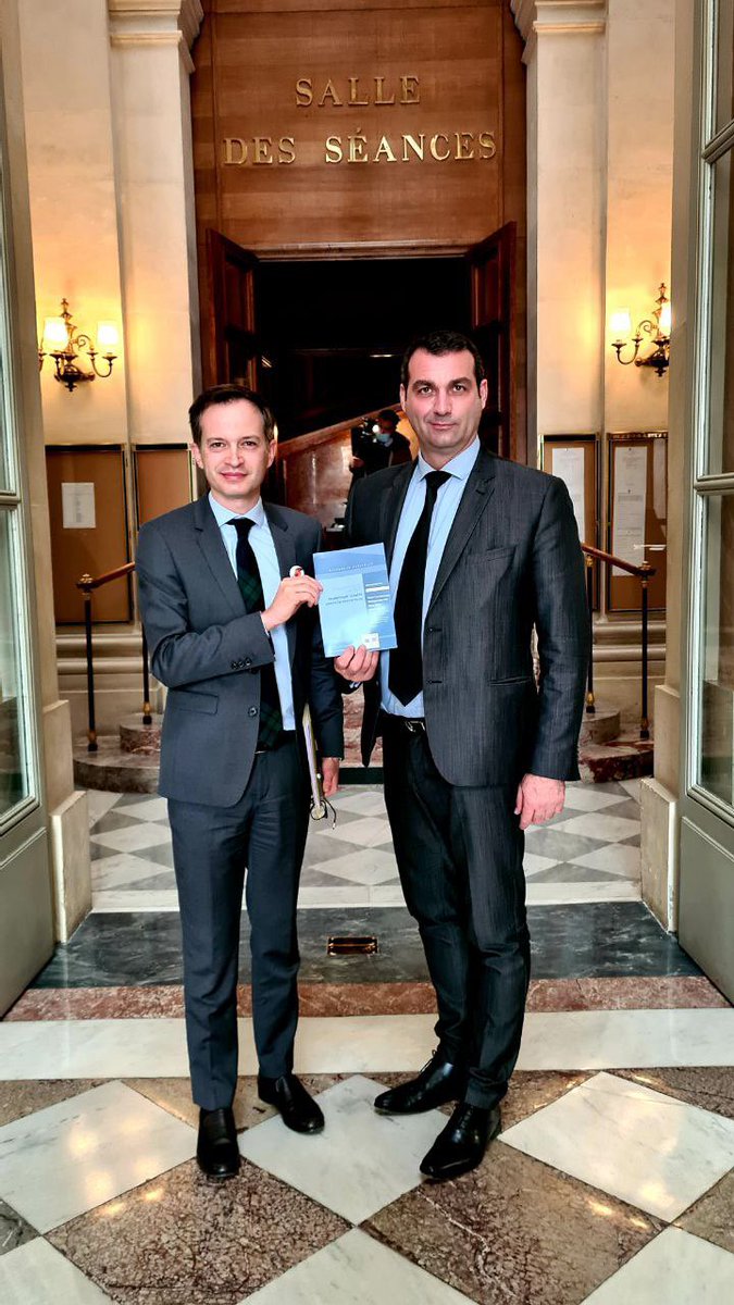 christoblanchet's tweet photo. Notre proposition de loi pour une meilleure lutte contre la contrefaçon a été adopté à l’unanimité. 
Changeons le regard sur ce fléau pour que l’achat de Contrefaçons devienne ringard!
@LCP @pybournazel #inpi #unifab https://t.co/zFcbChhTtE