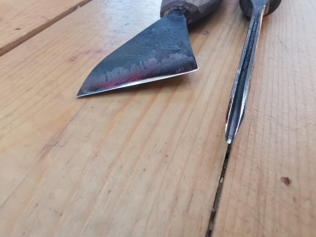 vbamburintools's tweet image. Инструмент на заказ
Кому нужно обращайтесь
Инструмент заточен остро и готов к работе
#vbamburintools #blacksmithingtools #handmade #handtools #miniaturetool #DIY #realcraft #tools #art #russia #creative #foto #world #Artistic