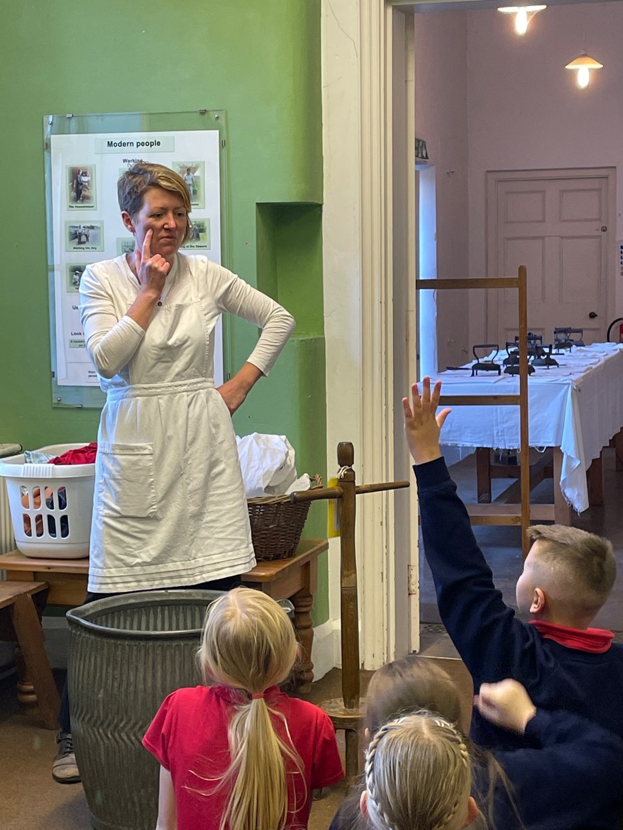 DisplayWBJS's tweet image. learning about the victorian version of a washing machine