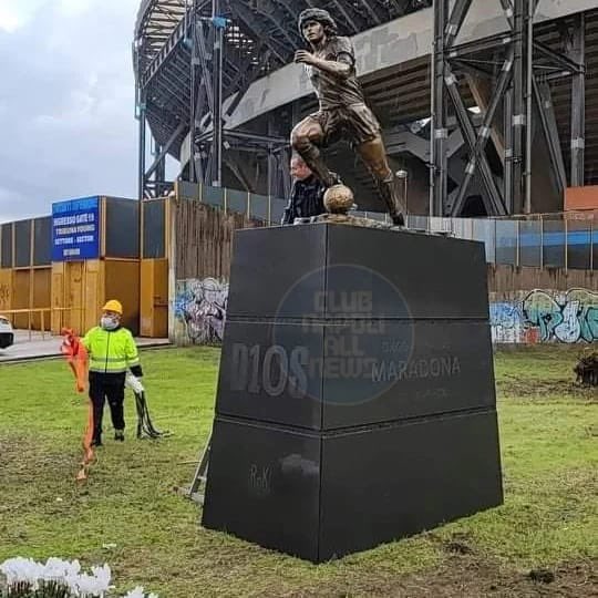 molarolandia's tweet photo. Oggi proveremo a ricordarlo così #10oreperDiego @TeleClubItalia @ClubNapoliNews @BorisSollazzo @peppeiannicelli @MdGOfficial #MaradonaTV #Maradona #AD10S #D10S #Napoli https://t.co/ipTl6UnUYp