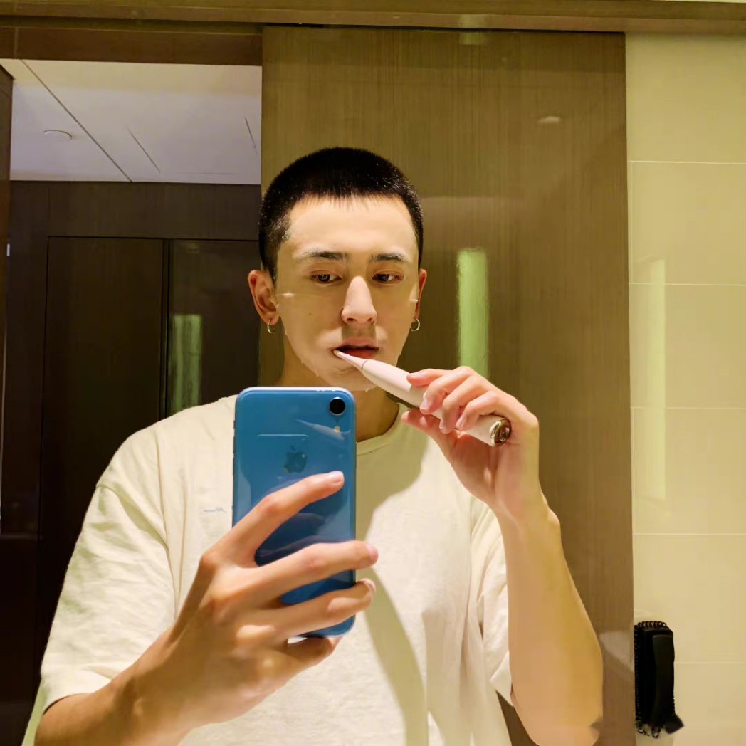 FFCGz6yXIAMTyis?format=jpg&name=medium