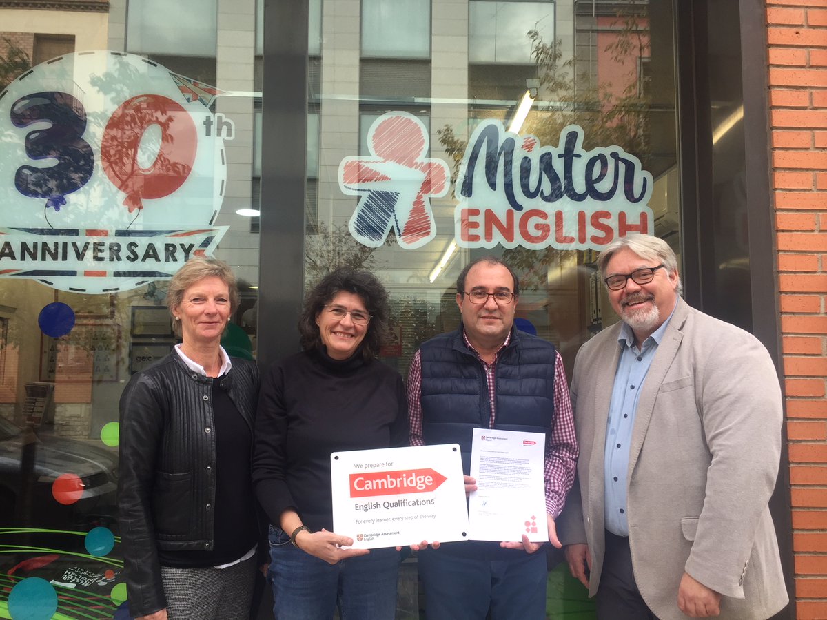 MrEnglishLleida's tweet photo. Volem donar les gràcies als representants de @cambridgelleida, per la seva visita a la nostra Acadèmia i per fer-nos entraga de la Placa de Cambridge Assessment English, reconeixent d'aquesta manera el nostre esforç i compromís amb la ensenyança de l'anglès! 🇬🇧🇬🇧 https://t.co/KCaG4NqulD