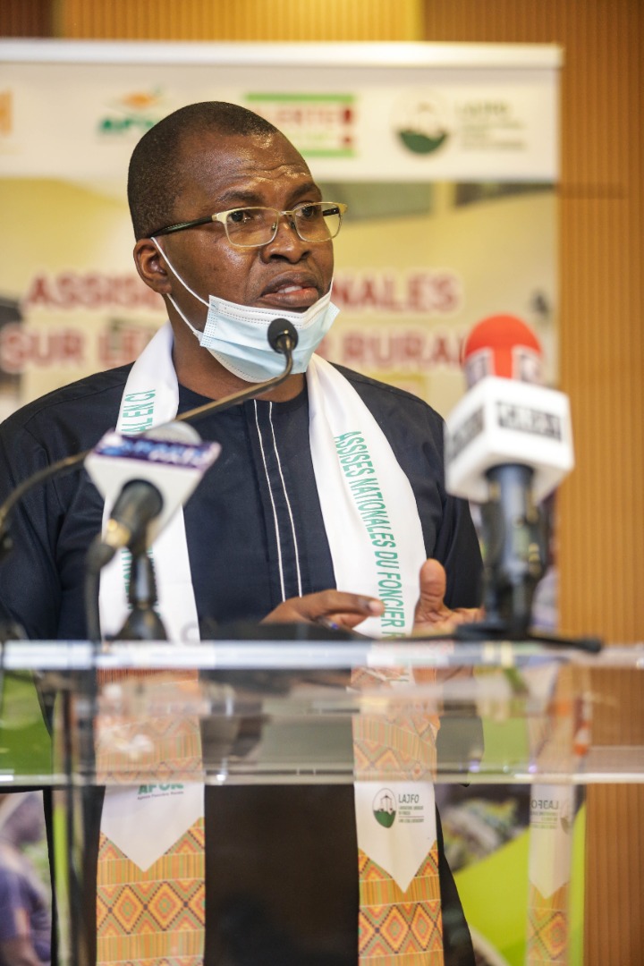 JeffAmann_'s tweet photo. "En adoptant une approche globale des questions foncières, on crée une opportunité de promouvoir la reforme systémique de la gouvernance et le respect du droit foncier et des ressources" Sena Adessou, SG @InadesFormation 
@ccfd_tsolidaire @AlerteFoncier @AFOR_CIV #ANFR21 #CIV225 https://t.co/NETW3MTzlG