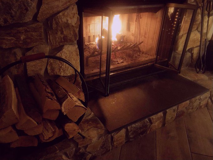 it&rsquo;s that Thursday again.  Give thanks https://t.co/HvTKUPYANb