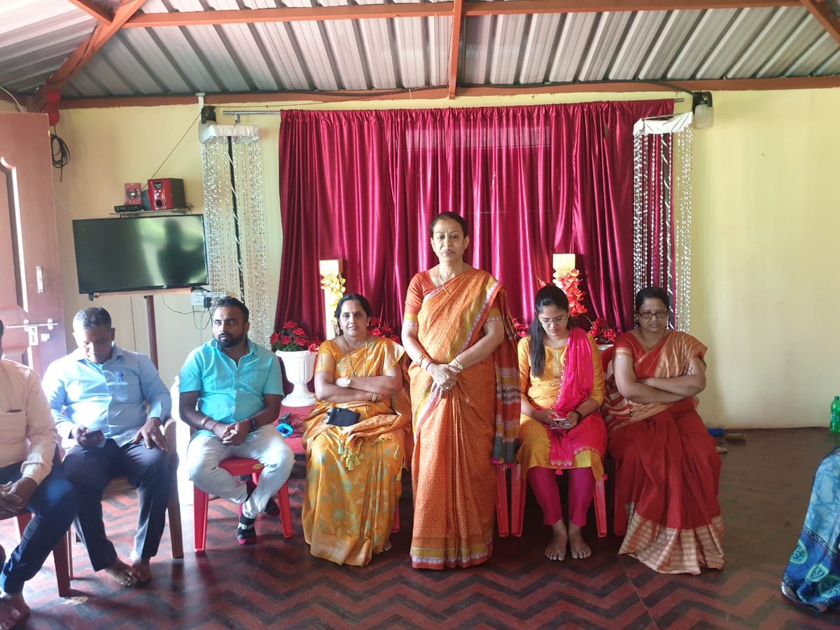 MangalSAngadi's tweet photo. ವಿಧಾನ ಪರಿಷತ್ ಚುನಾವಣಾ ನಿಮಿತ್ತ ನಮ್ಮ ಪಕ್ಷದ ಅಭ್ಯರ್ಥಿಯಾದ ಶ್ರೀ ಮಹಾಂತೇಶ್ ಕವಟಗಿಮಠ ಅವರಿಗೆ ಬೆಂಬಲ ಕೋರಿ ಇಂದು ಮನ್ನೂರ ಗ್ರಾಮದಲ್ಲಿ ಪ್ರಚಾರ ಮಾಡಲಾಯಿತು.
@MKavatagimath #belagavi #mannur #LegislativeCouncilElection https://t.co/S2nifuKlaW