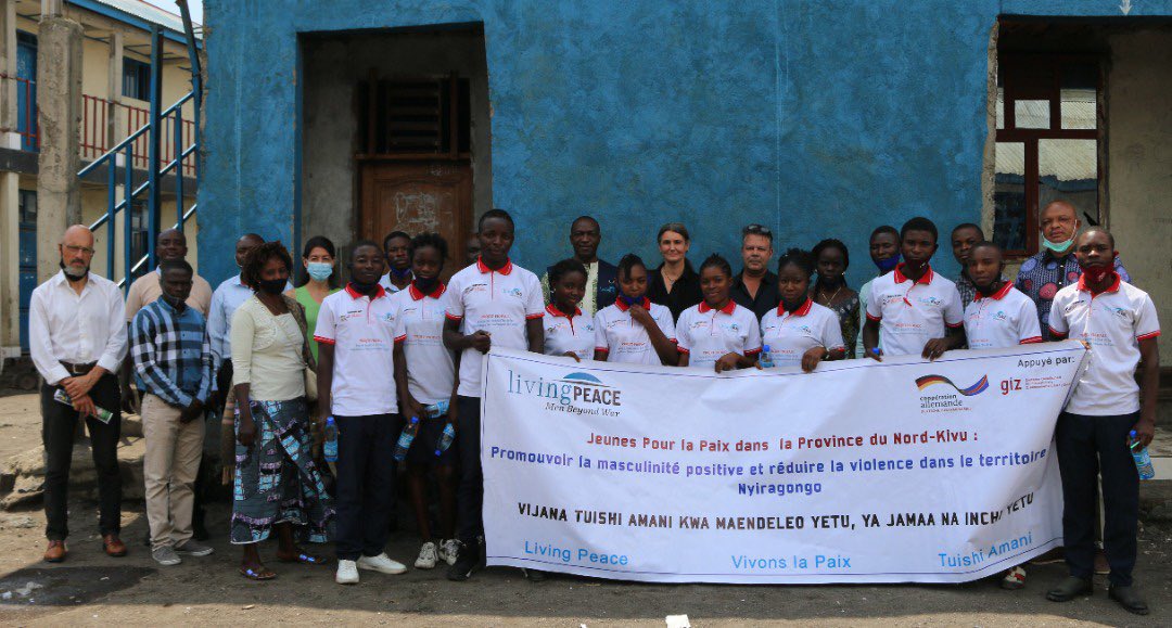 Allemagne_RDC's tweet photo. Projet #Propaix de la #GIZ🇩🇪: 30 élèves de l’école Sawasawa de Nyiragongo au NK ont suivi une formation sur la masculinité positive par l’ONG #LeavingPeace. Grande satisfaction des bénéficiaires qui n’ont pas hésité à témoigner. https://t.co/UNe6qHdIqK