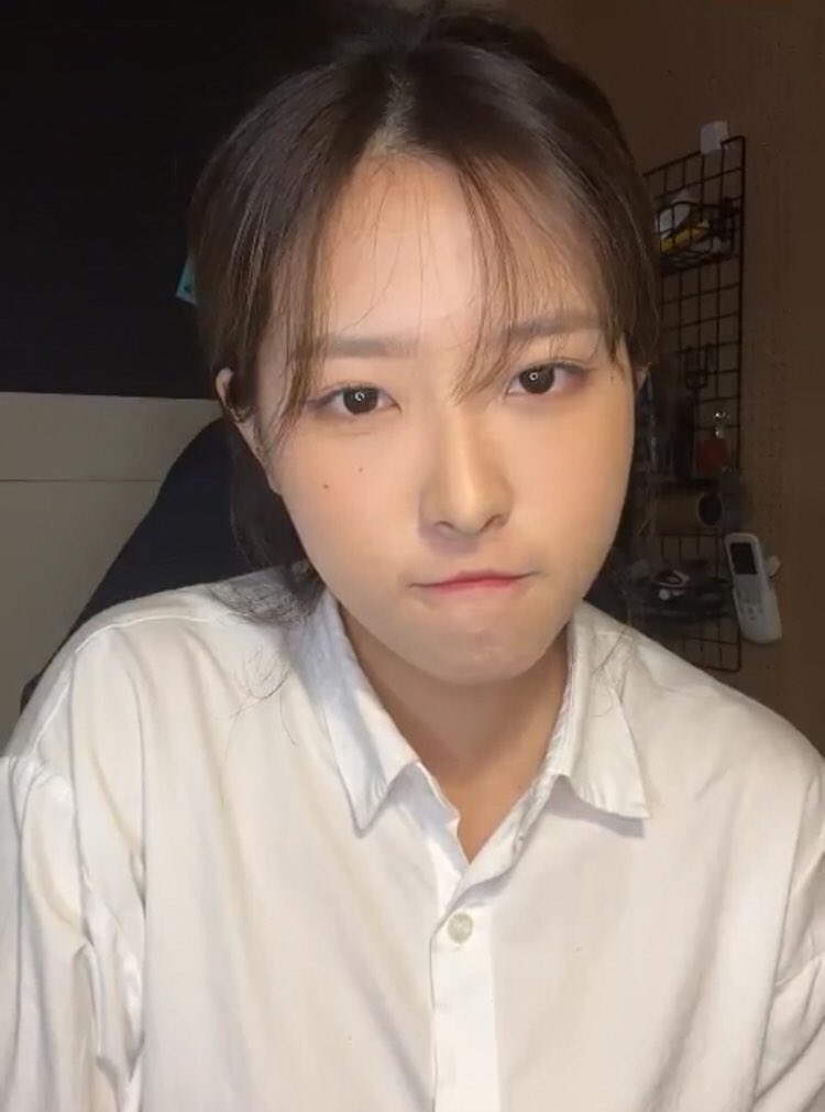 low quality hyeju (@hyelqs) on Twitter photo 