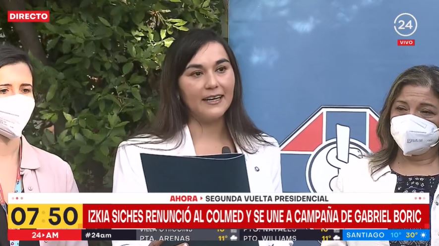 24HorasTVN's tweet photo. ⭕#AHORA24H | Izkia Siches renuncia a la presidencia del Colegio Médico y se suma a campaña presidencial de @gabrielboric

En vivo https://t.co/hZCfQvg8ZB https://t.co/Ur9SLYmVtA