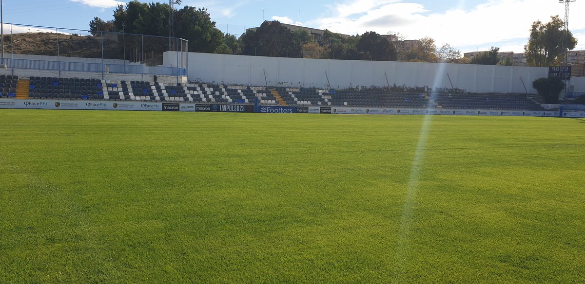 Chinchilla1090's tweet photo. Esta foto esta tomada hoy, jueves 25/11  a las 11.30h. Dependiendo la repercusión que queramos tener hay diferentes formas de enfocar la noticia. @CFIAlicante @Alicantinistas #CopaDelRey https://t.co/A0Lo8pQNMl