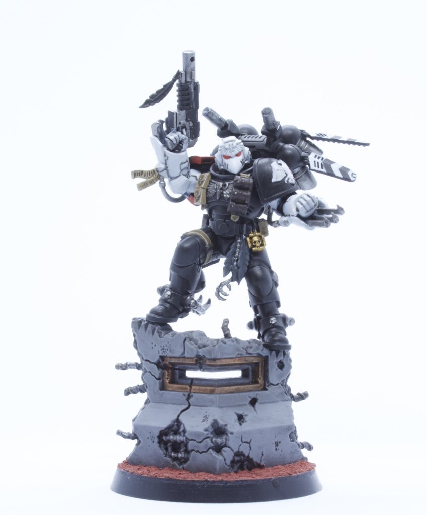 wingedpaints's tweet photo. Kayvaan Shrike WIP, absolutely love the Primaris characters, now for some edge highlights 🙌🙌 #warhammercommunity @WarComTeam #warhammer40k #ravenguard https://t.co/PkM9aJnOEn