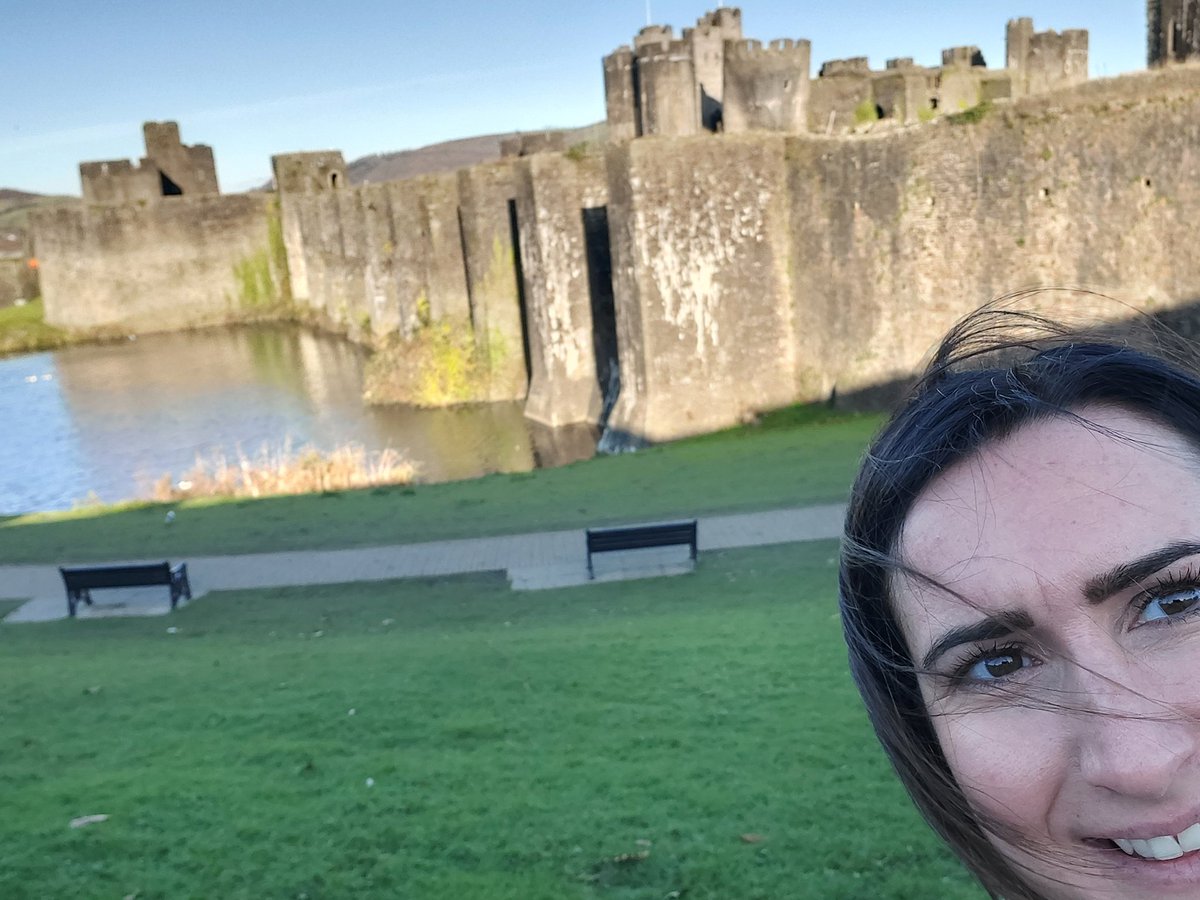 A little selfie at #Caerphilly Castle #Wales before a cheque presentation for <a href="/YLvsCancer/">Young Lives vs Cancer</a> this morning