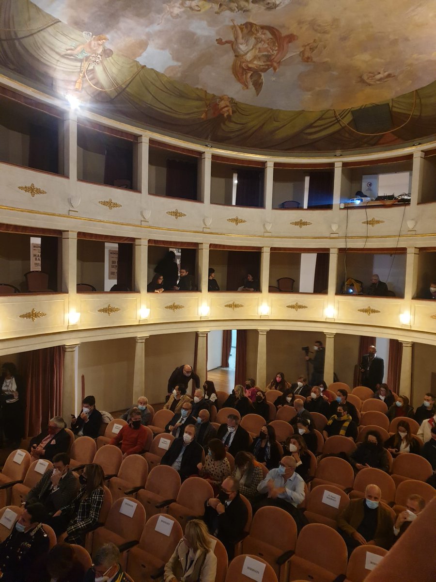 interpreticonf's tweet photo. #Artusi Theatre of Montalcino Conference 30th anniversary #BenvenutoBrunello
Host Luciano #Ferraro.
#EnzoTiezzi President of #Brunello Wine Consortium from 1982 -1988
Round Table #MastersofWine #GabrieleGorino
#CarloCracco #Chef  
Simultaneous Translation #InterpretidiConferenza https://t.co/K3n10oWQnY