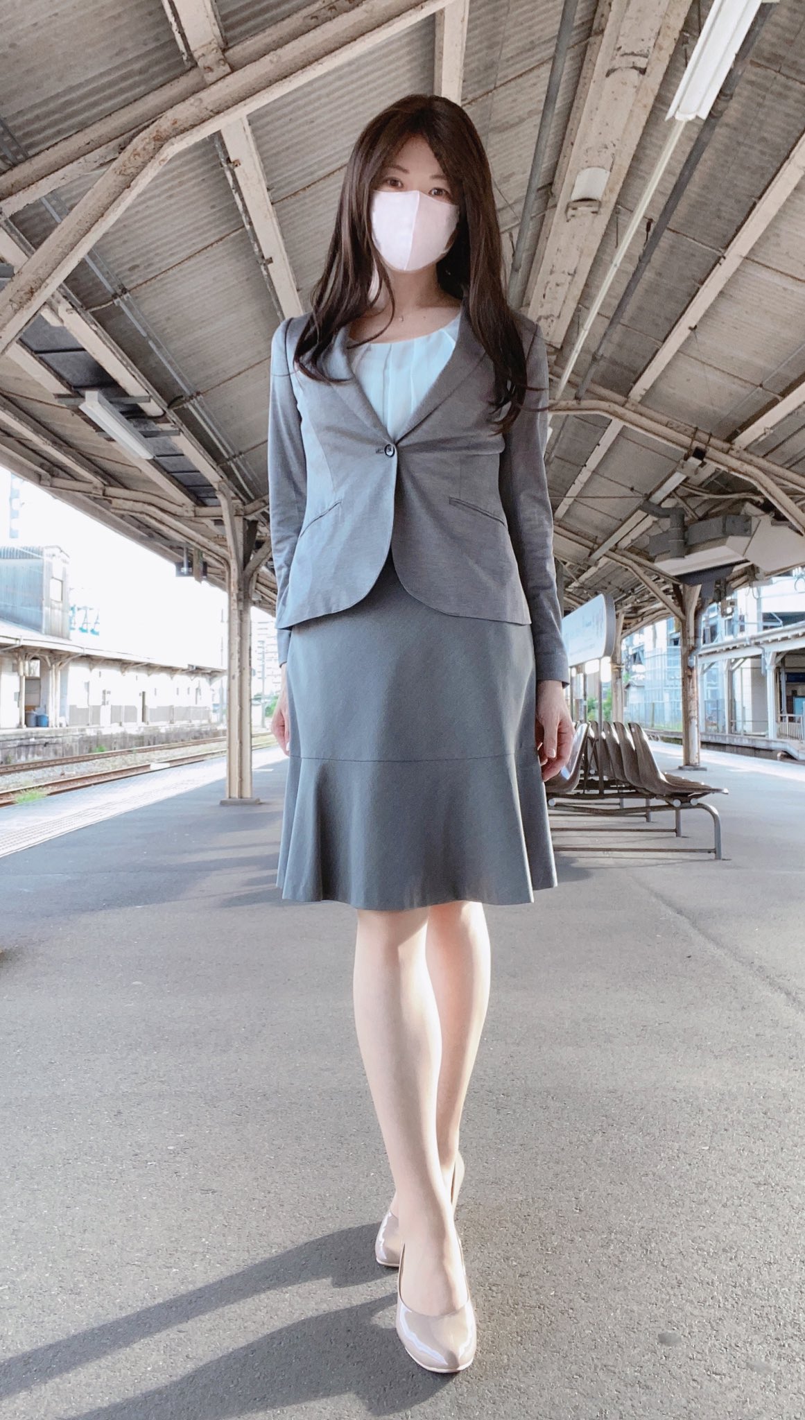 熟女OL画像  / X