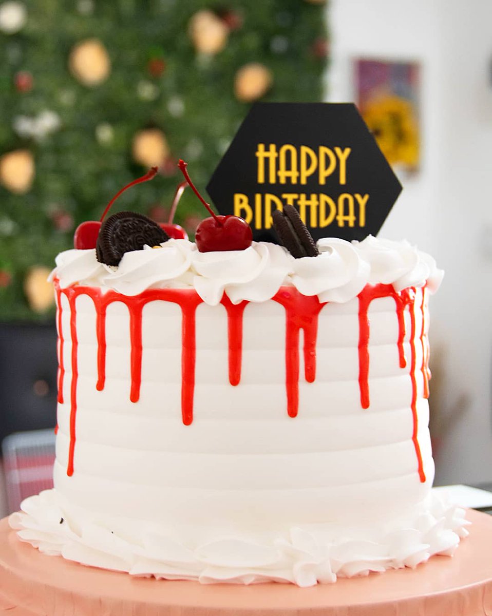 klassic_bites's tweet photo. It's a yummy swipe 😋 🥳 #sayitwith #klassicbitescake
...feel the taste in every bite! #klassicbites😋 for orders or enquiries #Call or #WhatsApp 0555077589 #birthday🎂 #kente #baking #newpost #cake #cakes #pastrychef #pastrylove #pastrylife #bake #bakery #klassic https://t.co/nLKyOd0QeP