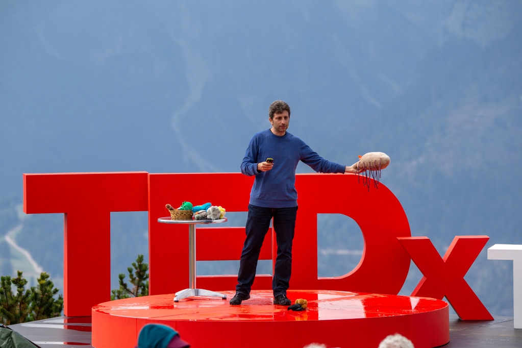❌| TEDx Trento
📌| 22 agosto 2021
#talk 

Il nostro corpo umano è un ecosistema complesso, scopriamo con Nicola Segata come il nostro complemento microbico influenzi la nostra biologia e la nostra salute.

<a href="/nsegata/">Nicola Segata</a> 

#ted #tedx #microbioma #respira
 youtu.be/TVRIOu2cfg8