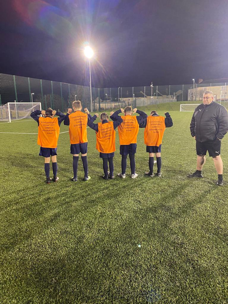 acroversfc's tweet photo. Our kids took part learned about the distance a train takes to stop when travelling at speed, they were amazed when it was explained in terms of pitch sizes, more rail awareness.
@BTPNorthScot, @ScottishFA, @ScotFACentral,  
@neilgraysnp, @NetworkRailSCOT https://t.co/tpYFlvMAfr