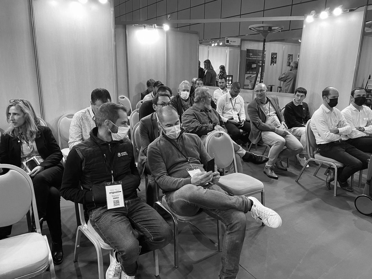 SalonInnobat's tweet photo. Début de la remise de diplôme du concours de l’innovation 🏆 https://t.co/DmBeWAHBej