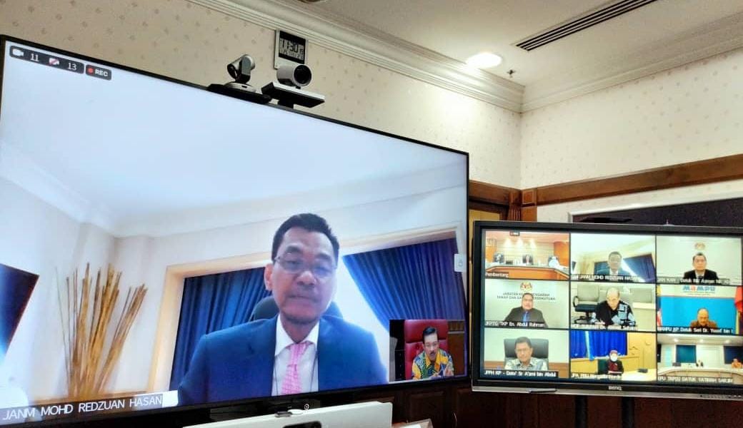 Untaian tahniah atas penganjuran Mesyuarat JPAK Bil.2/21 pd 25/11/21,dipengerusikan oleh YBhg.Tan Sri Dato Seri <a href="/zukiAli_/">Mohd Zuki Ali</a>. Hadir sama YBhg.Datuk <a href="/IrZulkefly/">Mohd Zulkefly S</a> selaku Ketua Urus Setia JPAK
Semoga perbincangan hari ini menjadi asas yg kukuh bagi pemerkasaan PAK pd masa akan datang