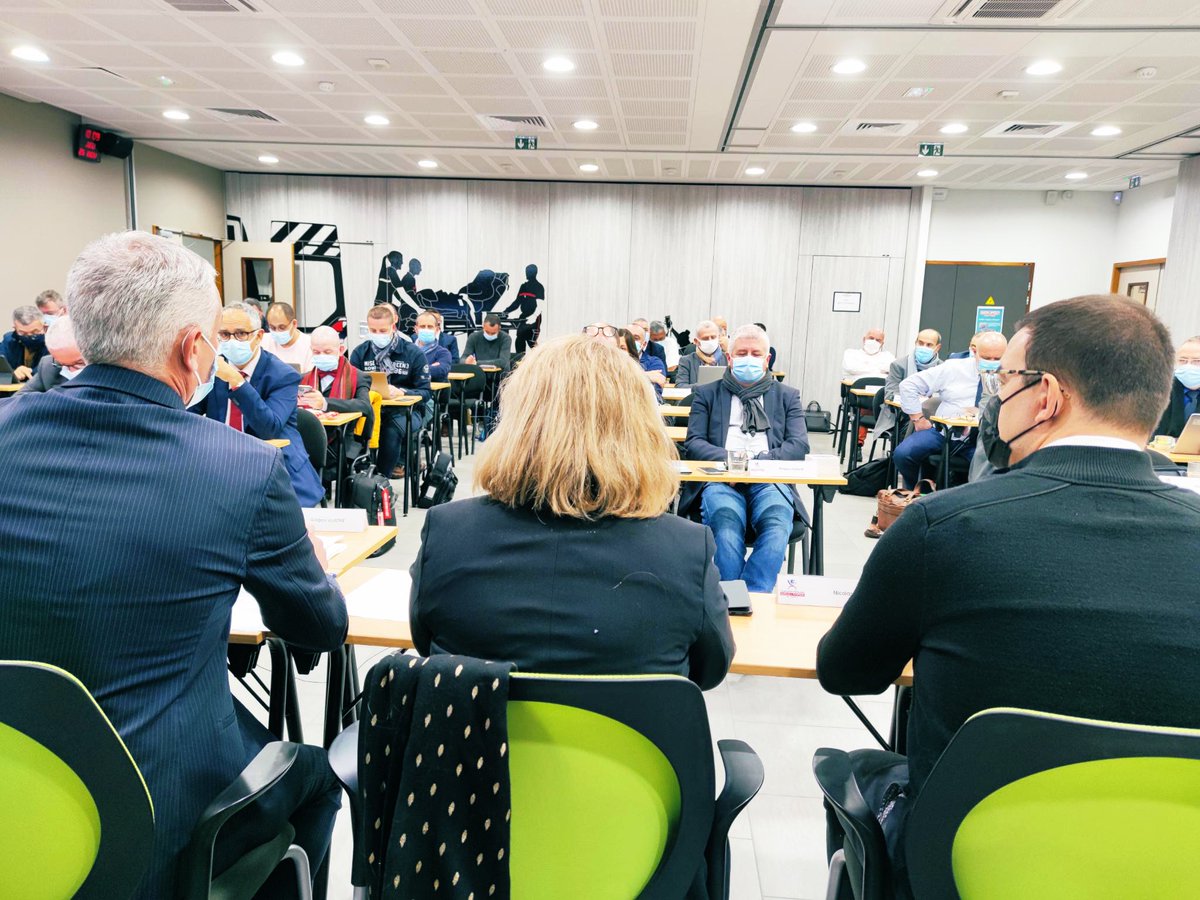 Réunir le conseil d’administration est un moment privilégié au sein de la Maison des <a href="/PompiersFR/">Pompiers de France</a> à Paris, pour continuer à positionner les sapeurs-#pompiers de France sur les dossiers politiques, associatifs et engageants !