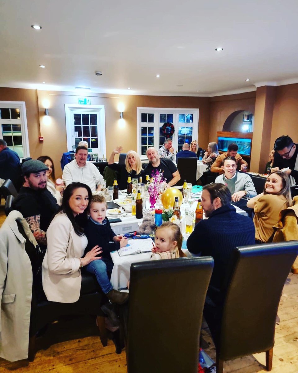 Happy customers! ☺️Book your next night out here at Lazzat! Call 01732 822213 for bookings! 🥘📱#bookings #dinein #restaurant #party #happy #customers #kent #wrotham