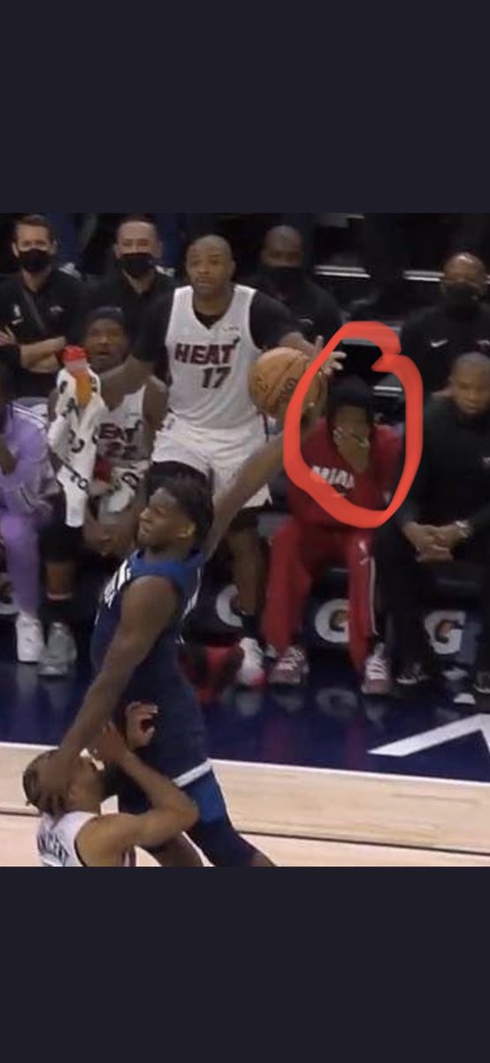 RNBGawd's tweet photo. @Ballislife He knew the end was coming🤦🏿‍♂️😂😂😂 https://t.co/HibNo2gCjb