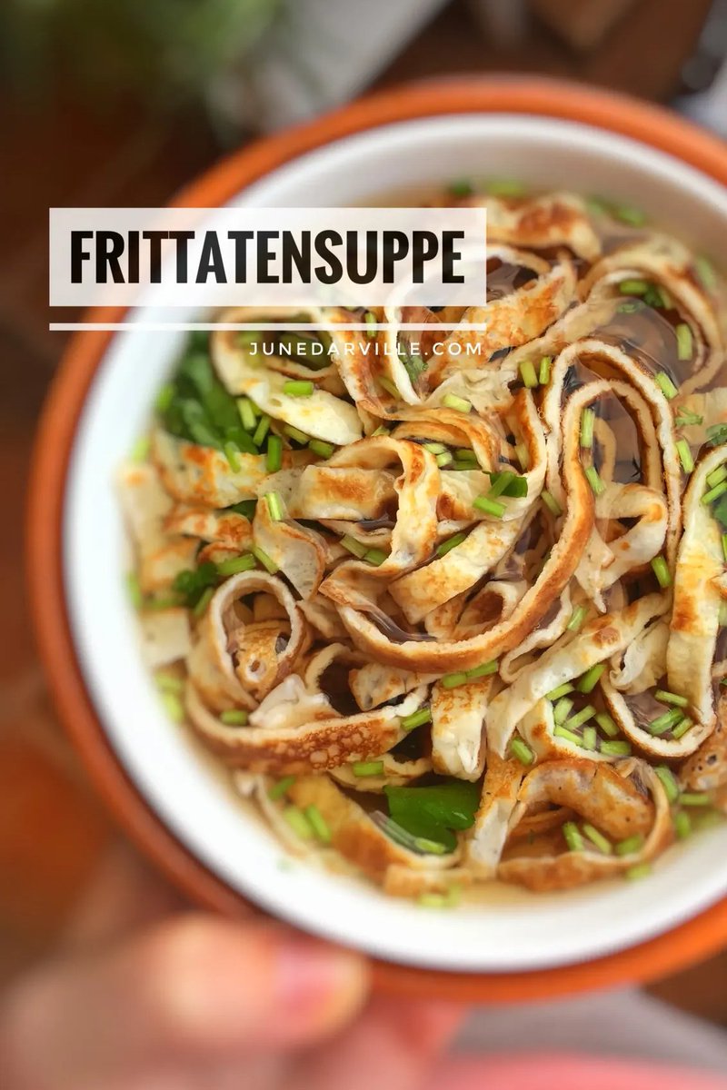 junedarville's tweet photo. ❤️ 𝐅𝐫𝐢𝐭𝐭𝐚𝐭𝐞𝐧𝐬𝐮𝐩𝐩𝐞
❤️ A salty broth with sliced savory #crepes and fresh chives… A powerful and filling soup for cold winter days! #Thanksgiving 
❤️ 𝐑𝐞𝐜𝐢𝐩𝐞 >> https://t.co/jIfsY0UHQd https://t.co/t6gvmDxBRv