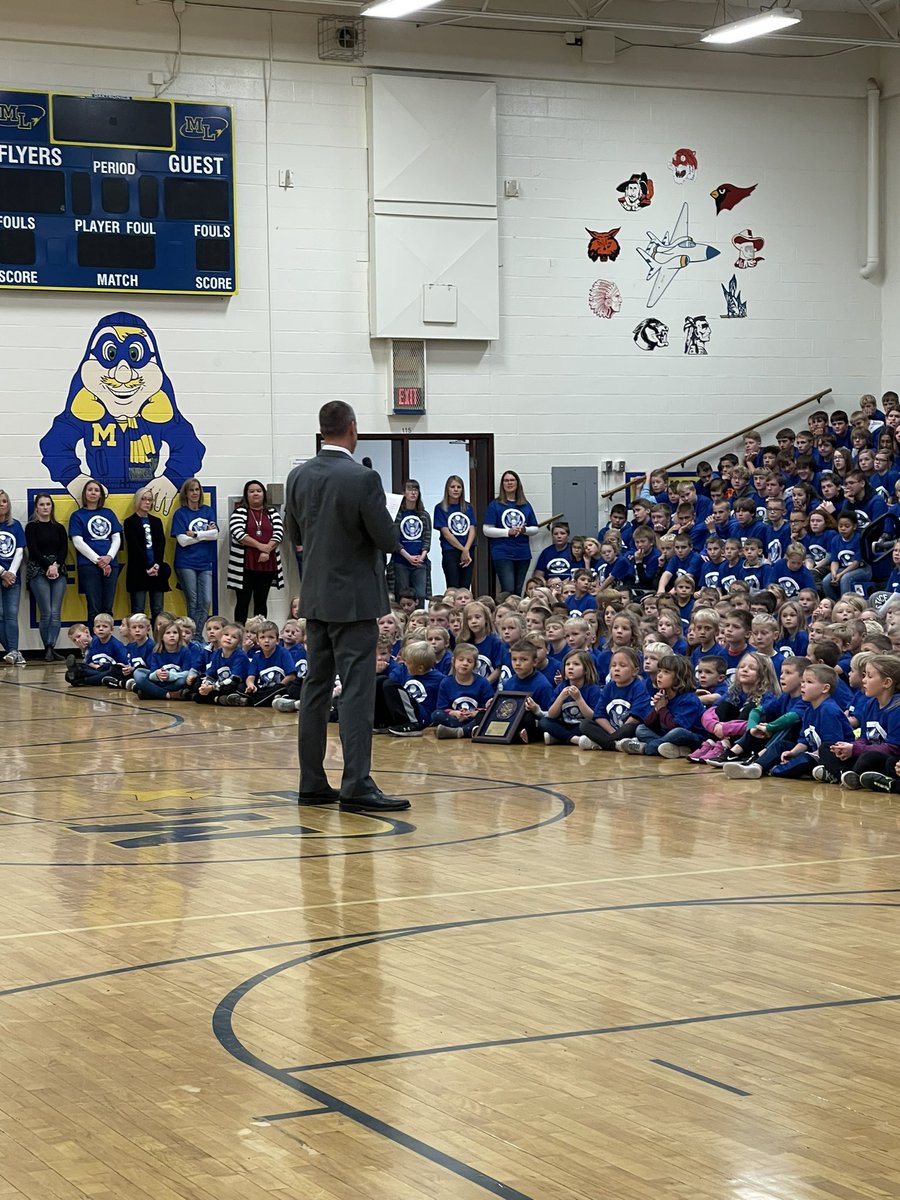 principalnick's tweet photo. Some pictures from our National Blue Ribbon assembly this past week. Thanks to @MikePohlman1 and @vaughn_shelly for speaking to our students. #melemflyerpride https://t.co/aua6YXIZfw