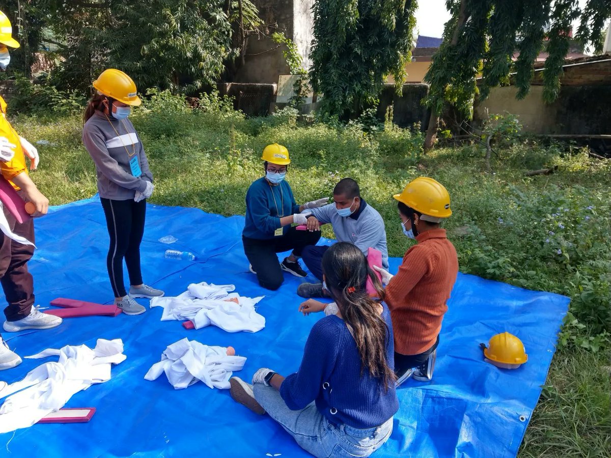 PeerSouthAsia's tweet photo. 04-day #CADRE Training in #Nepal used practical sessions on Rescue, Triage, and Water Emergencies to train the community members as responders to effectively manage disasters. Participants appreciated the course content and practical delivery of the training. @NepalRedCross https://t.co/fPceK4O3qM