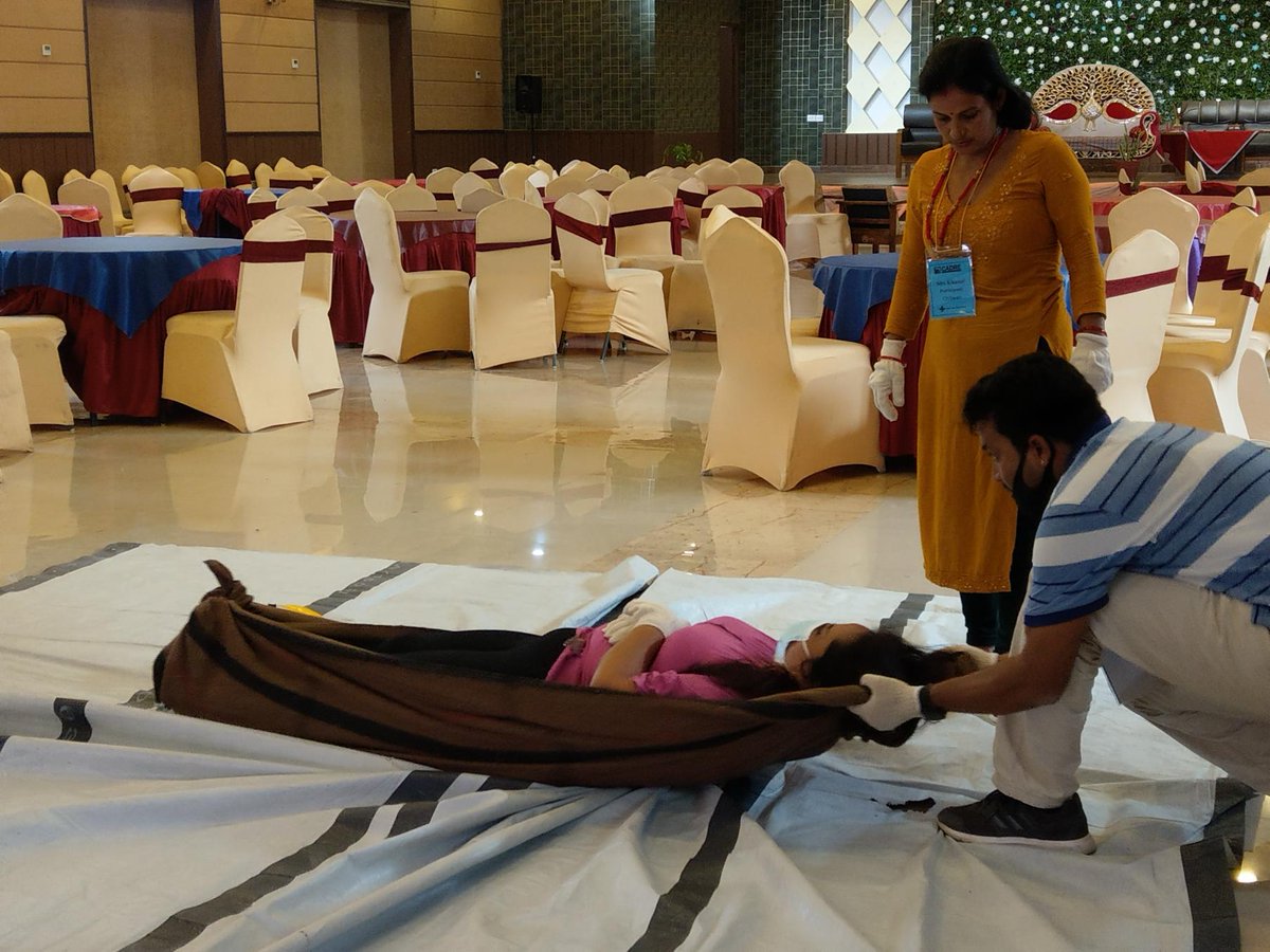 PeerSouthAsia's tweet photo. 04-day #CADRE Training in #Nepal used practical sessions on Rescue, Triage, and Water Emergencies to train the community members as responders to effectively manage disasters. Participants appreciated the course content and practical delivery of the training. @NepalRedCross https://t.co/fPceK4O3qM