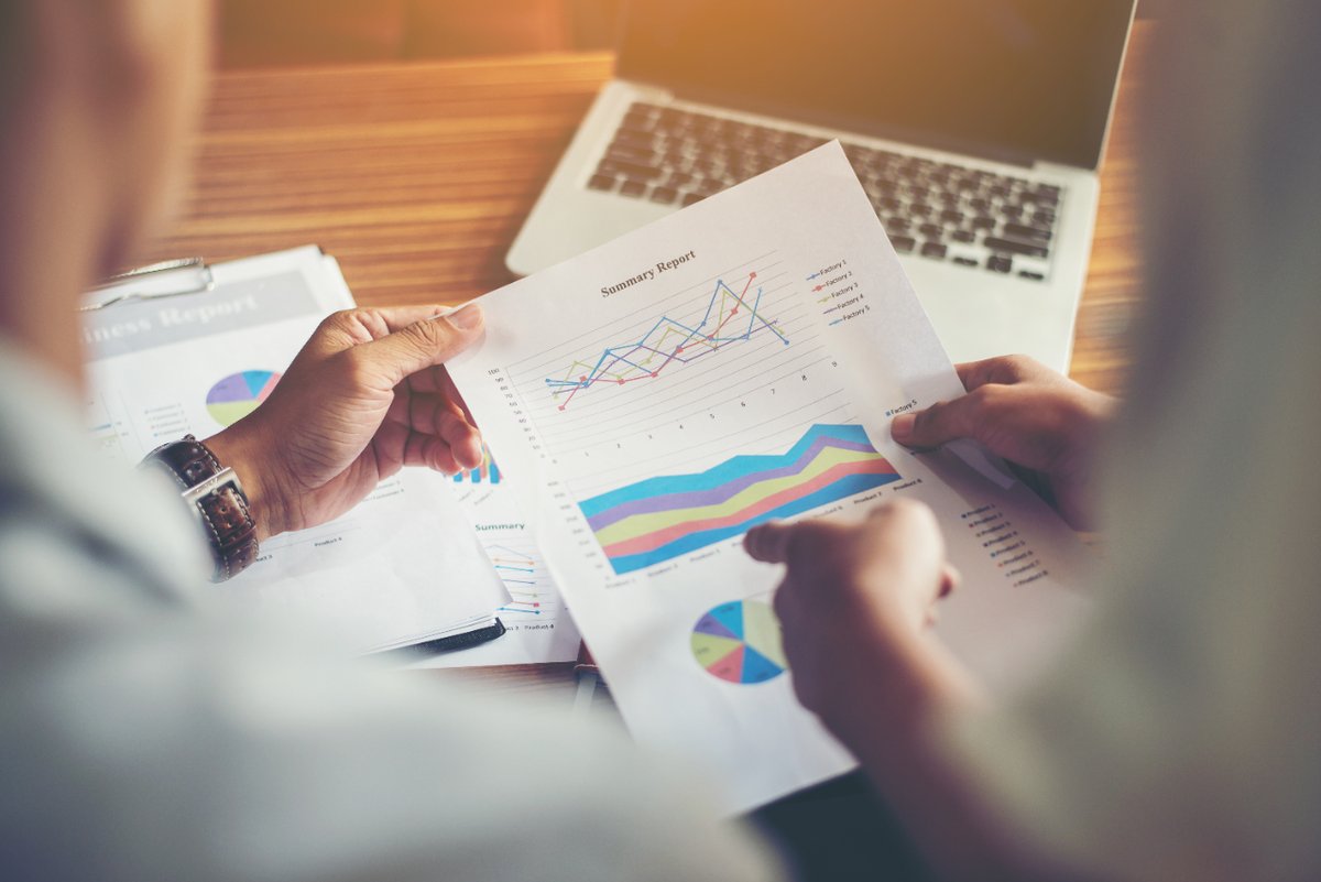 STAFFSL's tweet photo. Nuestra #ConsultoríaDeNegocio te ayuda a resolver las cuestiones:

1️⃣  ¿Cuáles son los objetivos de mi negocio?
2️⃣  ¿Cómo alcanzarlos?
3️⃣  ¿Tengo los medios necesarios?

Y realiza un plan de acción tras el proceso de reflexión. ¡Infórmate ya! 👉 https://t.co/6afh3E1m4J https://t.co/ppdivQUVA3