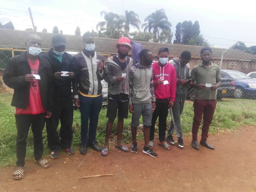 ercafrica's tweet photo. The @ercafrica Shuttle service managed to ferry these citizens in Midlands and Harare to register to vote. 

Call toll-Free: 08080219 or Whatsapp 0787850268 and request a shuttle to be ferried to and from the nearest Voter Registration  Centre |
#RegisterToVoteZW https://t.co/PHLVYTbeFf