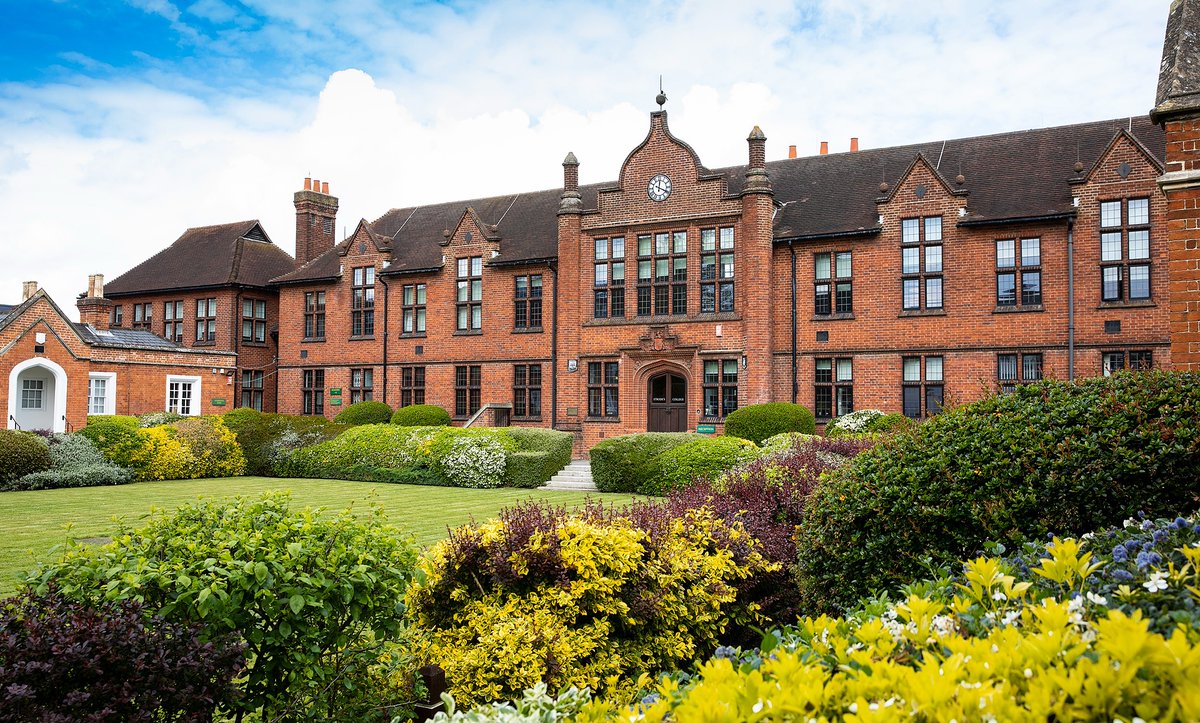 Strode's College is closed today while we resolve a potential safety issue. Windsor and Langley remain open as usual. Students should check the website later today for an update.