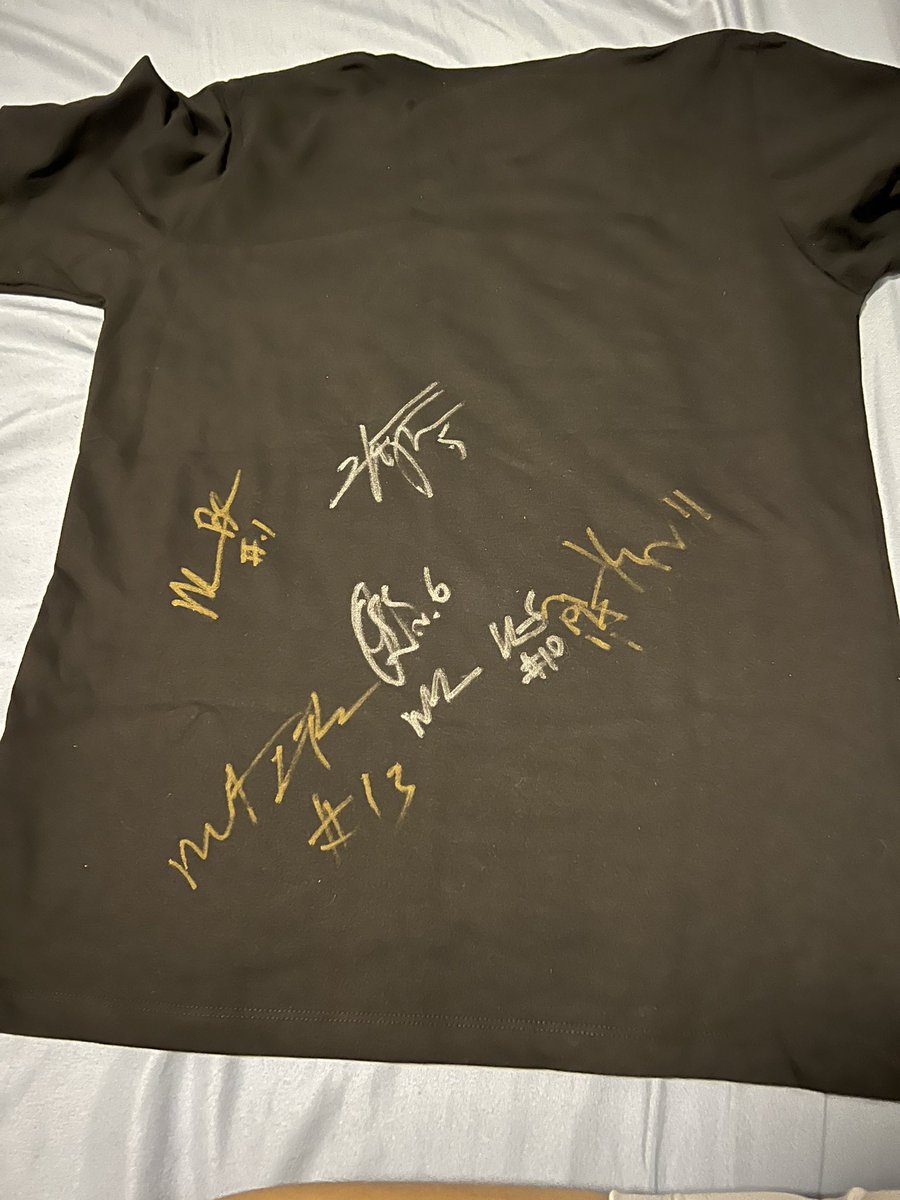 iamgot7_BWMG's tweet photo. ปล่อยของที่ระลึกจากงานอำลาของพี่ๆ7เซียนค่ะ
1. แก้วน้ำ 699 รวมส่ง
2. เสื้อพร้อมลายเซ็นครบ7คน 1099 รวมส่ง
3. สแตนดี้ 299 รวมส่ง **สแตนดี้ฟรีสำหรับคนที่ซื้อทั้งเสื้อและแก้วน้ำ สนใจทักมาสอบถามเพิ่มเติมได้นะคะ #วอลเลย์บอลหญิง
#7legendsofvolleyball https://t.co/FUyhPm016H