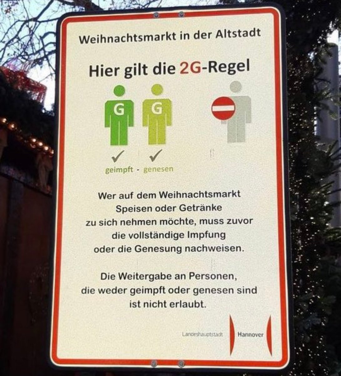 NRWquer's tweet photo. Dieses Bild werde ich so aufbewahren, dass es den Menschen noch in 100 Jahren gezeigt wird. Habe mir immer die Frage gestellt, wie die (deutsche) Vergangenheit so dunkle Flecken bekommen konnte. Wie kranke &amp; unmenschliche Ideologien Mehrheiten bekommen haben. Jetzt weiß ich es. https://t.co/uCe4NbiefC