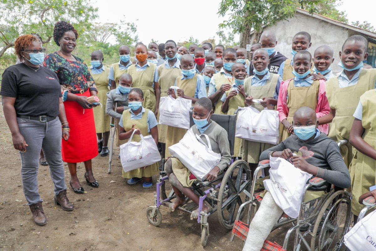 Amref_Kenya's tweet photo. The community leadership should work jointly with #CHWs, and school heads to identify households with students/pupils with special needs to ensure that they are supported and not excluded from the rest. #AmrefCommunitydialogues #16Days #16DaysofActivism2021 @CanadaDev https://t.co/5OoLc3YeMS