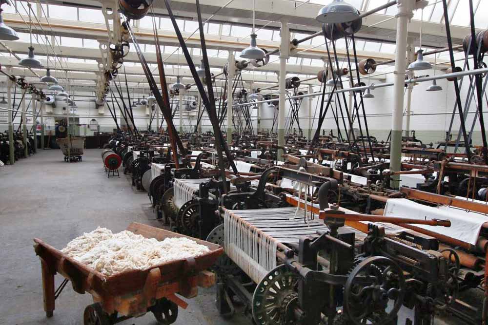 Queen Street Mill on the outskirts of #Burnley is the world’s only surviving steam powered weaving mill.

The mill was set up as a worker’s co-operative in 1894 when the capital of £20,000 was raised in the form of £5 shares.

#Lancashire | #QueenStreetMill