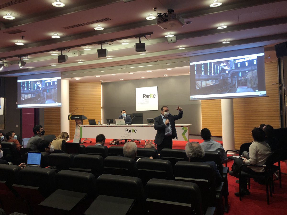 iwaysWaterEu's tweet photo. #iWAYS scientific director @Sam_Jouhara leading the dialogue among all the water treatment partners (on-line/ in-person 📍Miñano Parque Tecnológico) ♻️💧 
#CircularEconomy #WaterReduction #WaterEfficiency #heat #materials #EnergyRecovery https://t.co/mLoOwkuBBn