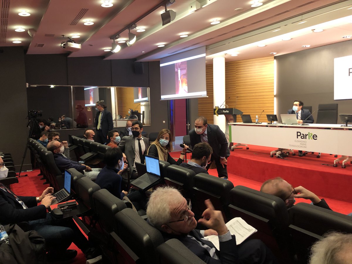 iwaysWaterEu's tweet photo. #iWAYS scientific director @Sam_Jouhara leading the dialogue among all the water treatment partners (on-line/ in-person 📍Miñano Parque Tecnológico) ♻️💧 
#CircularEconomy #WaterReduction #WaterEfficiency #heat #materials #EnergyRecovery https://t.co/mLoOwkuBBn
