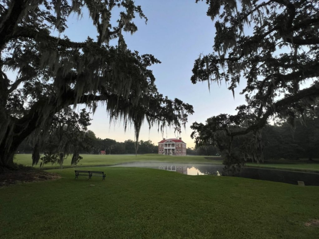 draytonhall's tweet photo. We are most grateful today for you. You’ve followed and supported our work here tirelessly and we know always that you are with us, helping us to tell every story. A happy and safe Thanksgiving to you and your family from all of us at Drayton Hall Preservation Trust. https://t.co/bydxKnLRKH