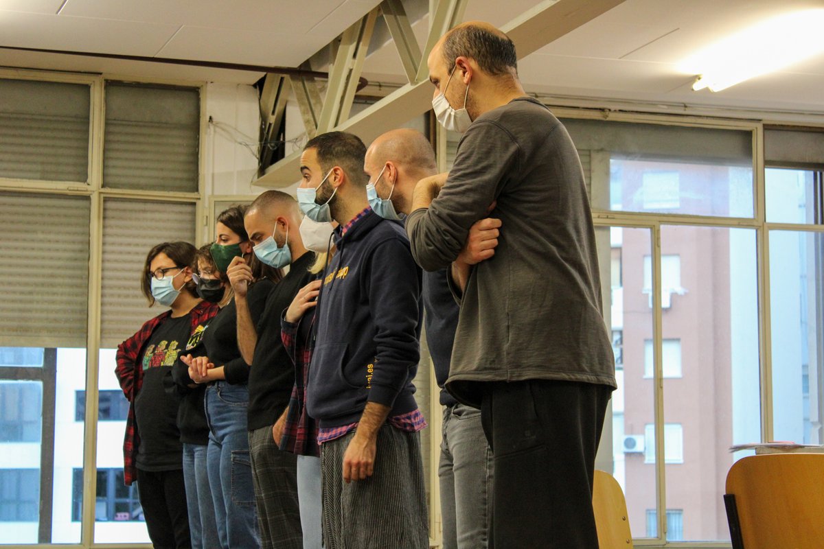 FundacioUV's tweet photo. 🧠Direcció:Pep Sanchis,Núria Martín
🖊Adaptació:Javier Sahuquillo,Borja López
👥Intèrprets:Bruno Tortosa,@celiajorda7,@edugi94,Juanjo Tomàs,@elidiegar,Aarón Sánchez,@algepss,@mellamaneu,@luciacsg_,Alba Navarro,Joanvi Ferrer,@purimascarell,David Mendez,Candela Martín i Javi Arenas https://t.co/ASJEckdoi6
