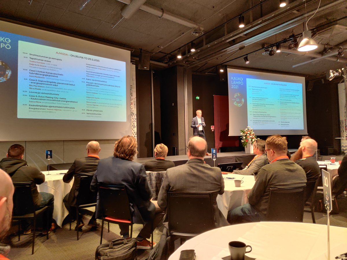 Innolink_fi's tweet photo. Kaukolämpö 2021 -tapahtuma käynnissä. Innolinkin COO Tuukka Suoniemi avaamassa tapahtumaa ja moderoi kuuman paneelikeskustelun 14:45 alk. Luvassa ajankohtaisia energia-alan näkökulmia. Ohjelma: https://t.co/WCCcN8XbwS
#innolink #tiedollajohtaminen #energia #kaukolämpö2021 #FINDHC https://t.co/cQy0n016p3