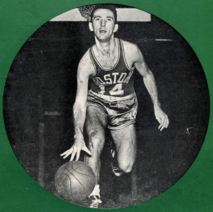 On This Day - 1961: @celtics Bob Cousy becomes only the 2nd @NBA player to score 15,000 points. #BobCousy #bostonceltics #celtics #bostonathlete #onthisdaysports #bostonsports #basketball #NBA #bleedgreen #boston #celticshistory #bostonsstrongest #bostonathletemagazine https://t.co/7dVi49KZH1