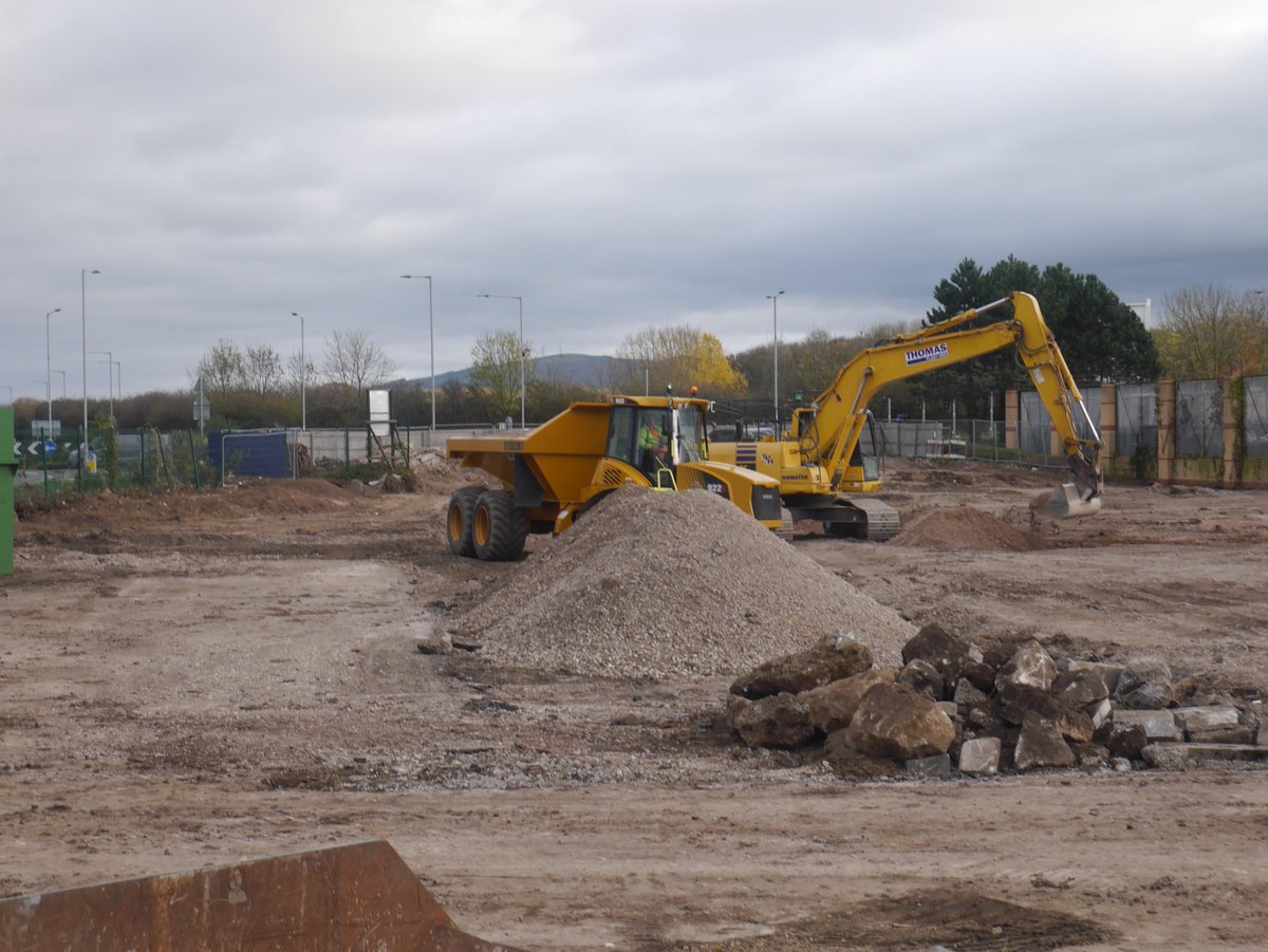 MarkJamesCBS's tweet photo. Progress is being made at our most recent project in Rhyl, where we are building and fitting out a New Build McDonalds. Tarmac and kerbs have been removed, the site has been cleared, geostabilisation works carried out and work has begun setting out for the piling #contractor https://t.co/1CRbasWjZb