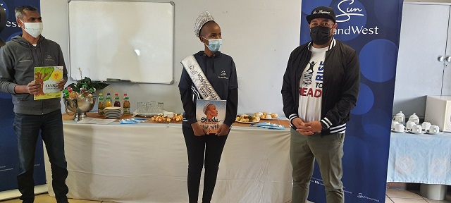 ReadtoRise's tweet photo. Thank you #MissSA Shudufhadzo Musida for joining #ReadToRise & #SunInternational #GrandWestCasino & inspiring 123 Riverton Primary School learners in #BishopLavis to love reading for #NationalBookWeek!
#EducatingANation #InternationalLiteracyDay #ReadingRevolution #YouthLiteracy https://t.co/aLoJSblhfP