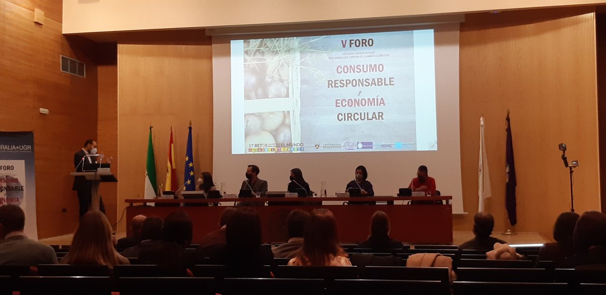 #Sostenibilidad, reducción de energía, #materiaprima, apuesta  por energía geotérmica, reducir huella #CO2  nos lleva a un #ConsumoResponsable y #Economíacircular 
<a href="/CatedraHidralia/">Catedra Hidralia</a> <a href="/ETSCaminosUGR/">ETS Caminos UGR</a> <a href="/RedAndaluzaCCC/">REDAC</a> <a href="/Emasagra/">Emasagra</a>