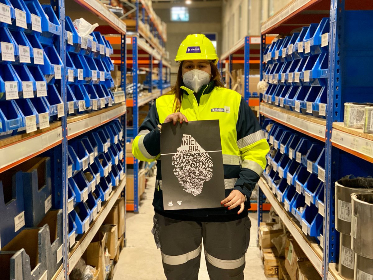 Todo o noso persoal unido #ContraAsViolencias, tinguímonos de negro en apoio as vítimas e en loita pola eliminación da violencia de xénero. #EnNegroContraAsViolencias #25NtodosOsDias

@galiciaennegro
<a href="/CompostelaNegro/">Compostela en Negro</a>  
@CompostelaTm 
<a href="/PazodeRaxoi/">Concello de Santiago</a>